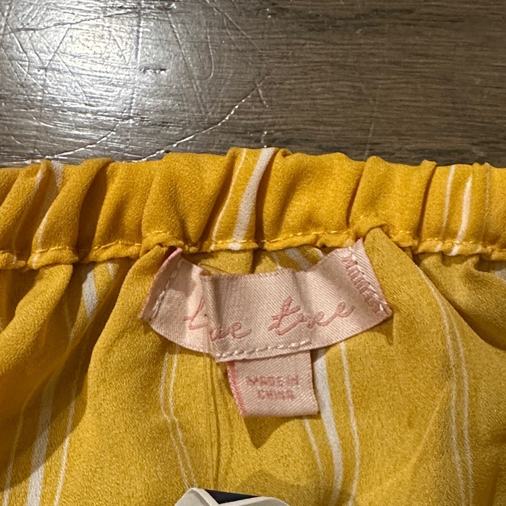 NWT! Yellow Off-Shoulder Tie-Front Top - Picture 3 of 6